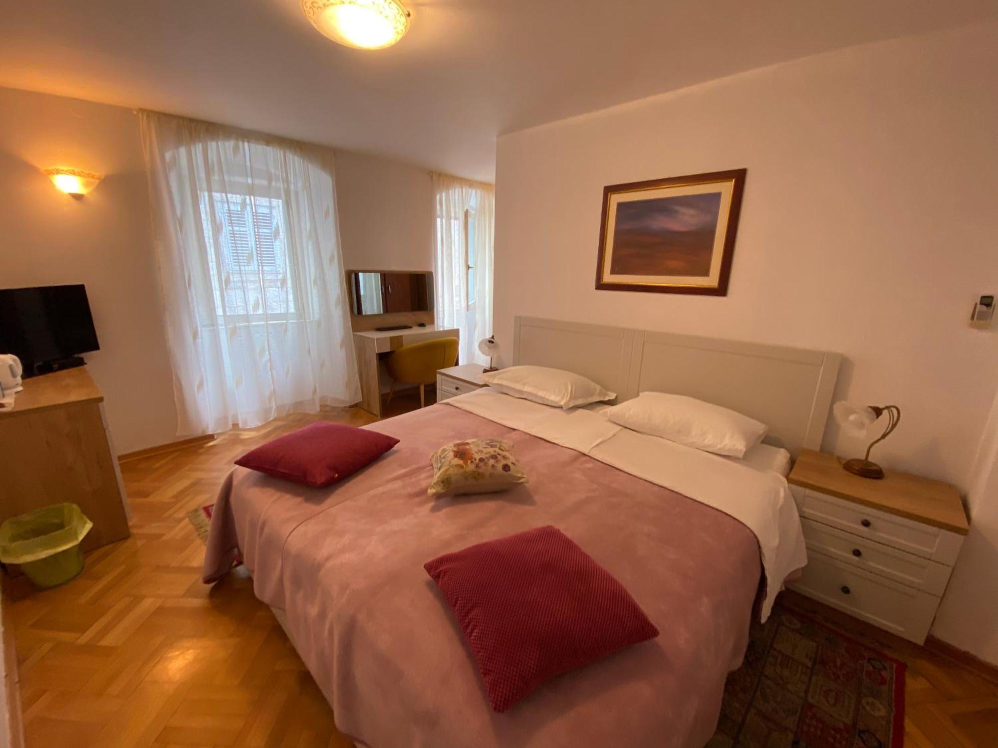 Rooms Base Spalato Esterno foto