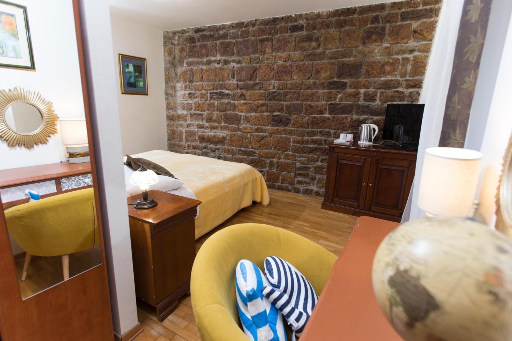Rooms Base Spalato Esterno foto