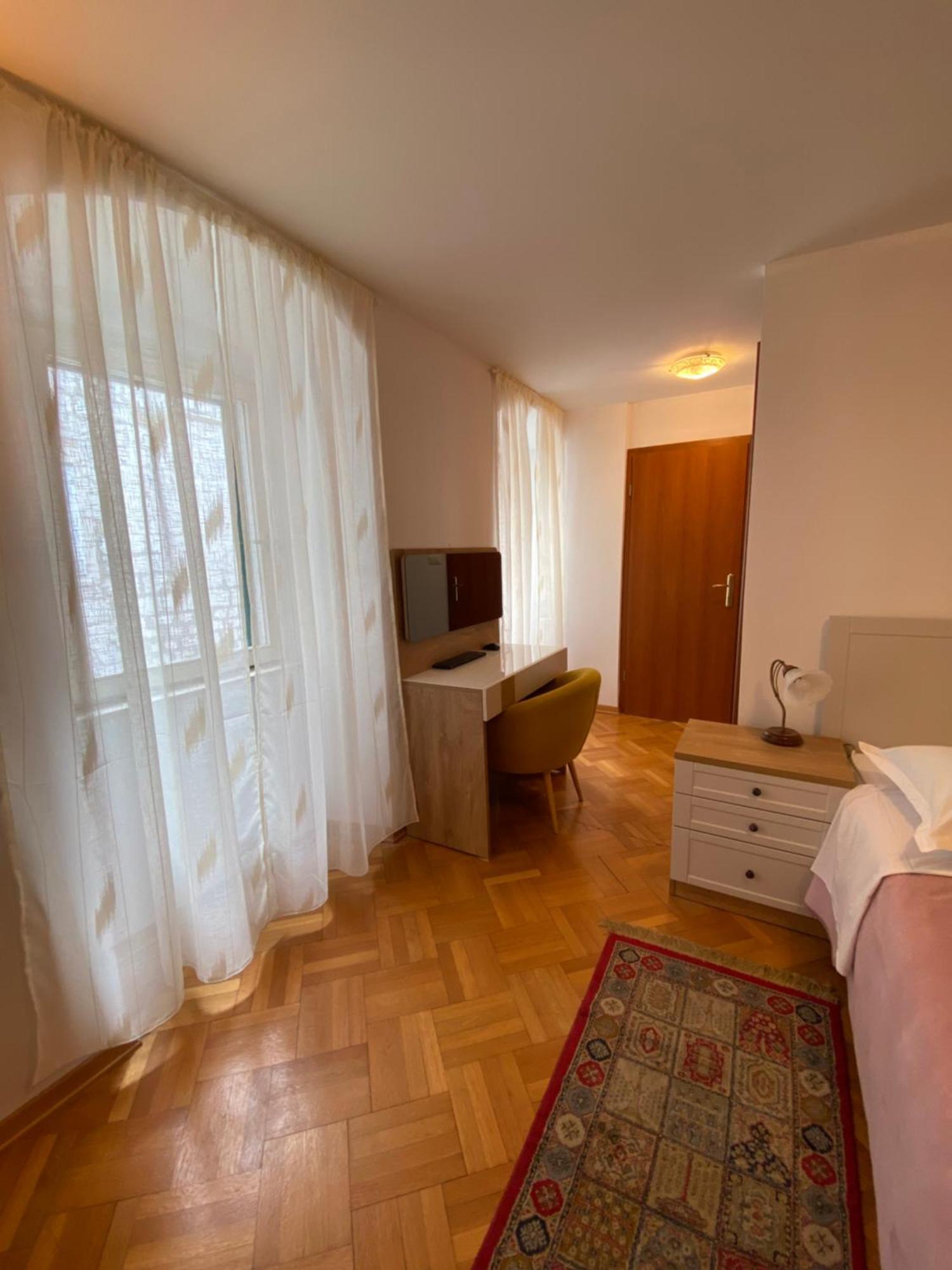 Rooms Base Spalato Esterno foto