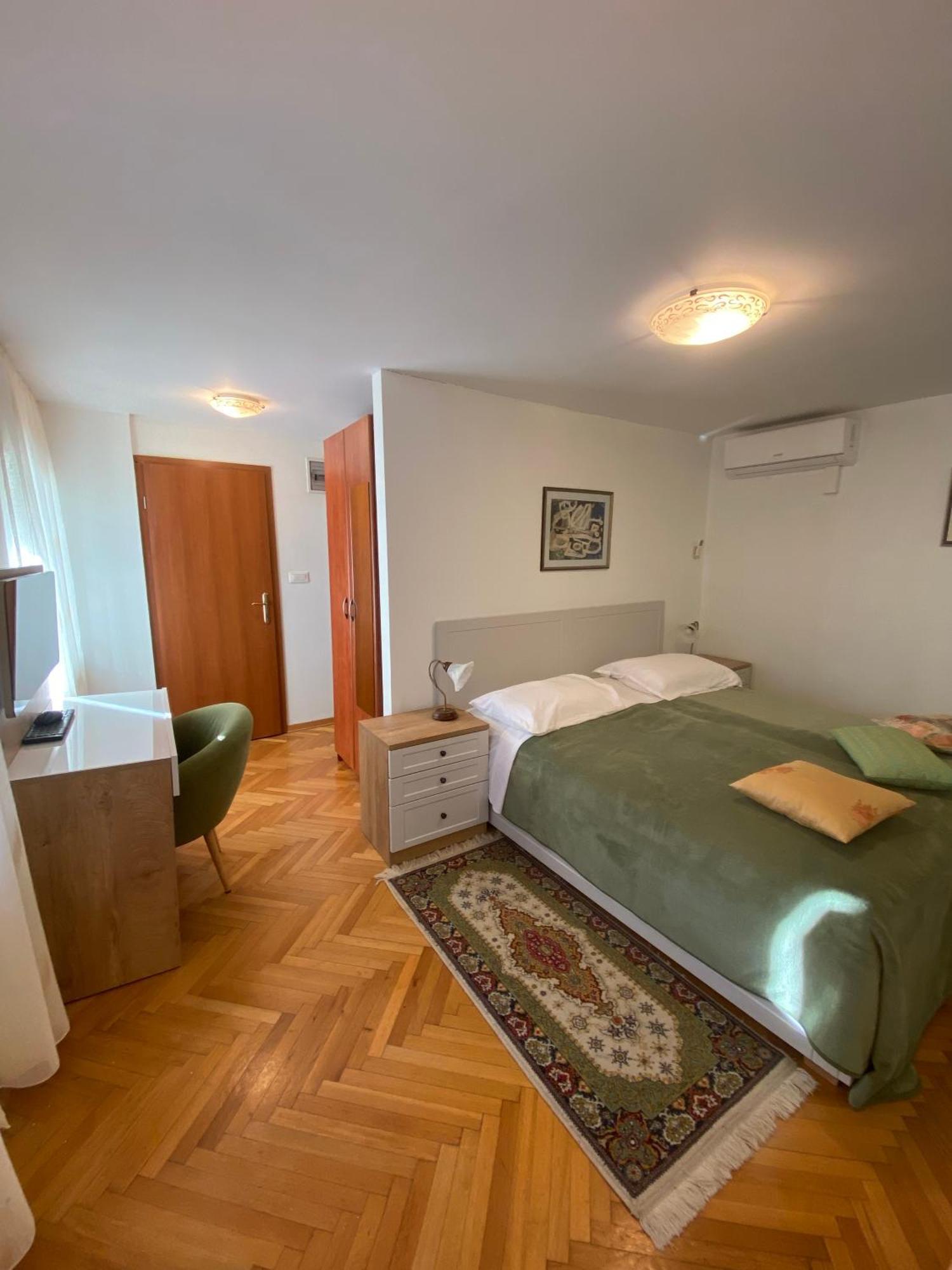 Rooms Base Spalato Esterno foto